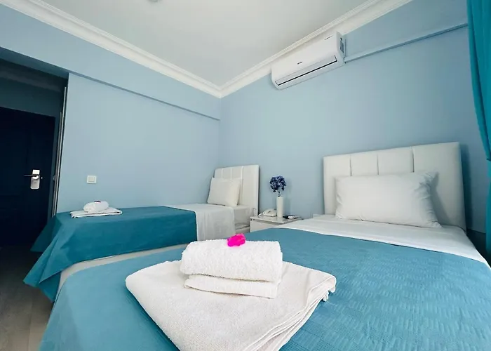 Nocleg ze śniadaniem Marquis Blue 4*
