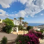 Marquis Blue Bed & Breakfast 4*