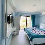 Marquis Blue Bed & Breakfast 4*