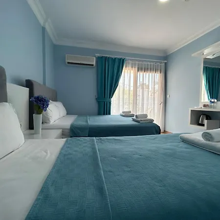 Marquis Blue Bed & Breakfast 4*