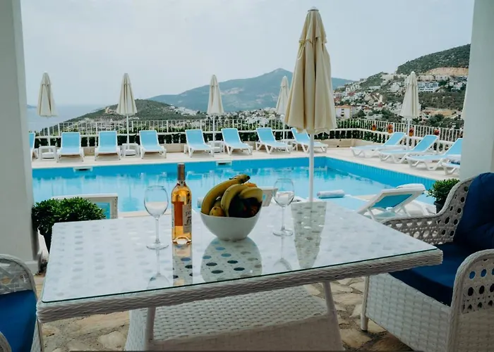 Marquis Blue 4* 카스